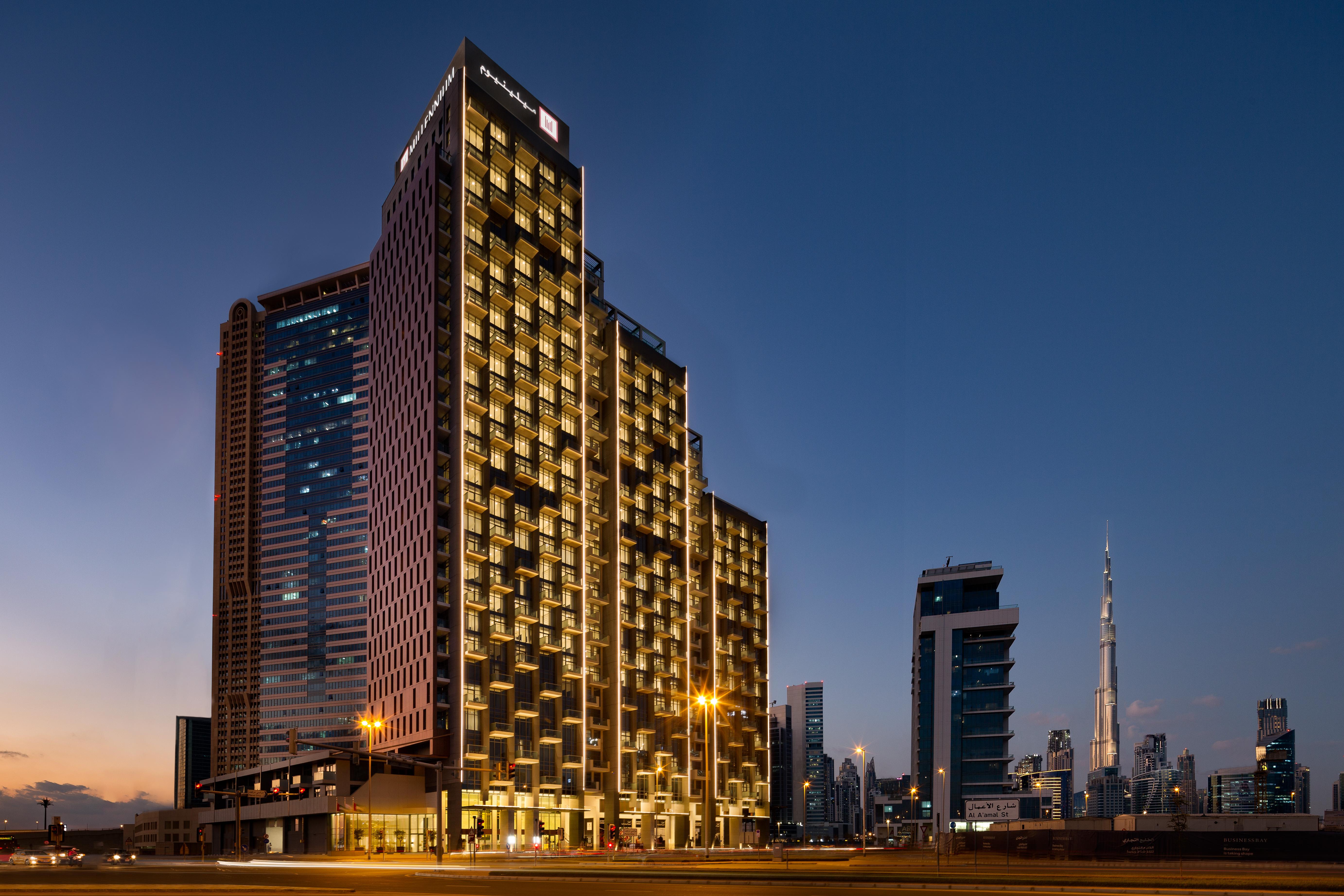Апарт готель Millennium Atria Business Bay Дубай Екстер'єр фото The hotel at night